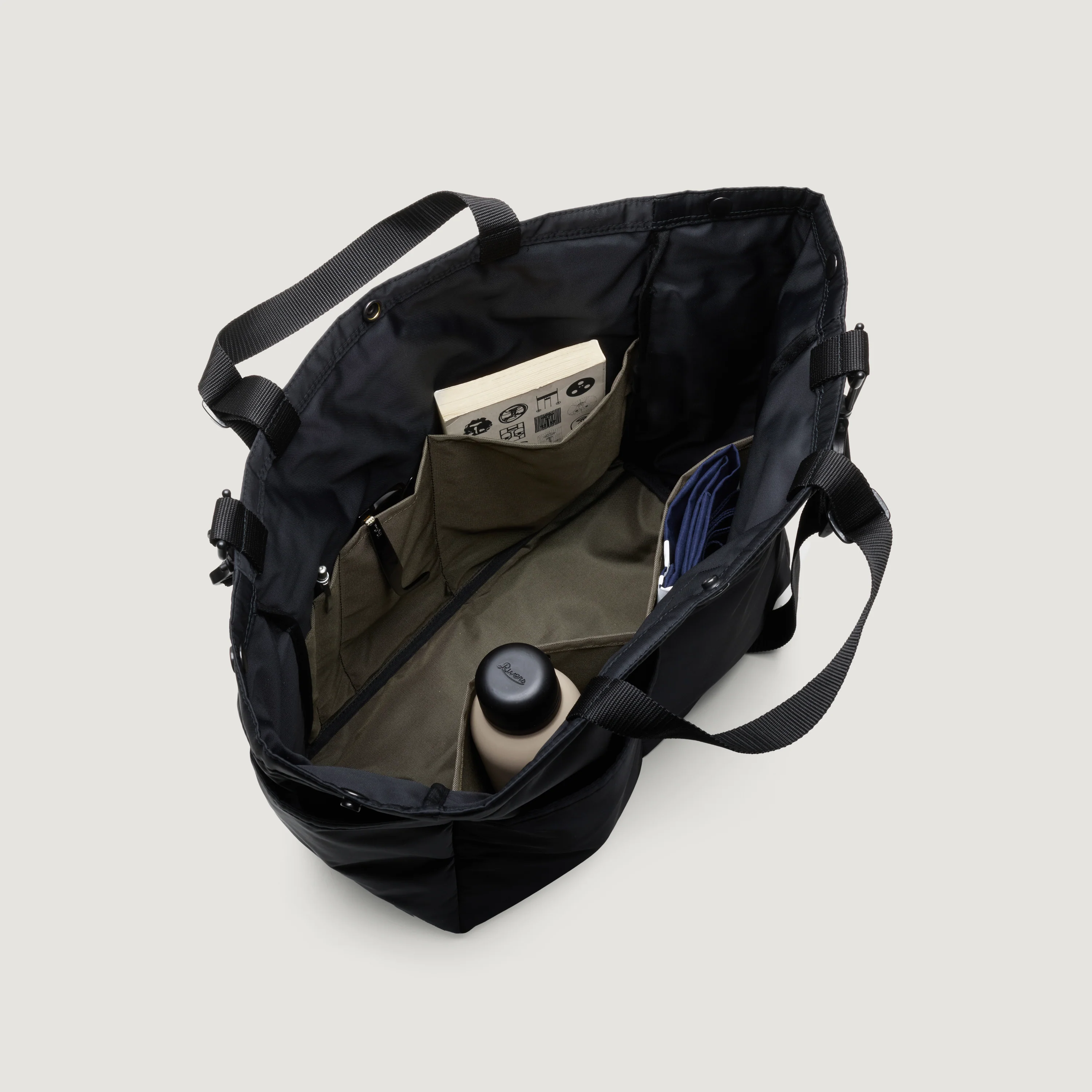 Carry-all Beach Bag - Black Puffer - Image 5