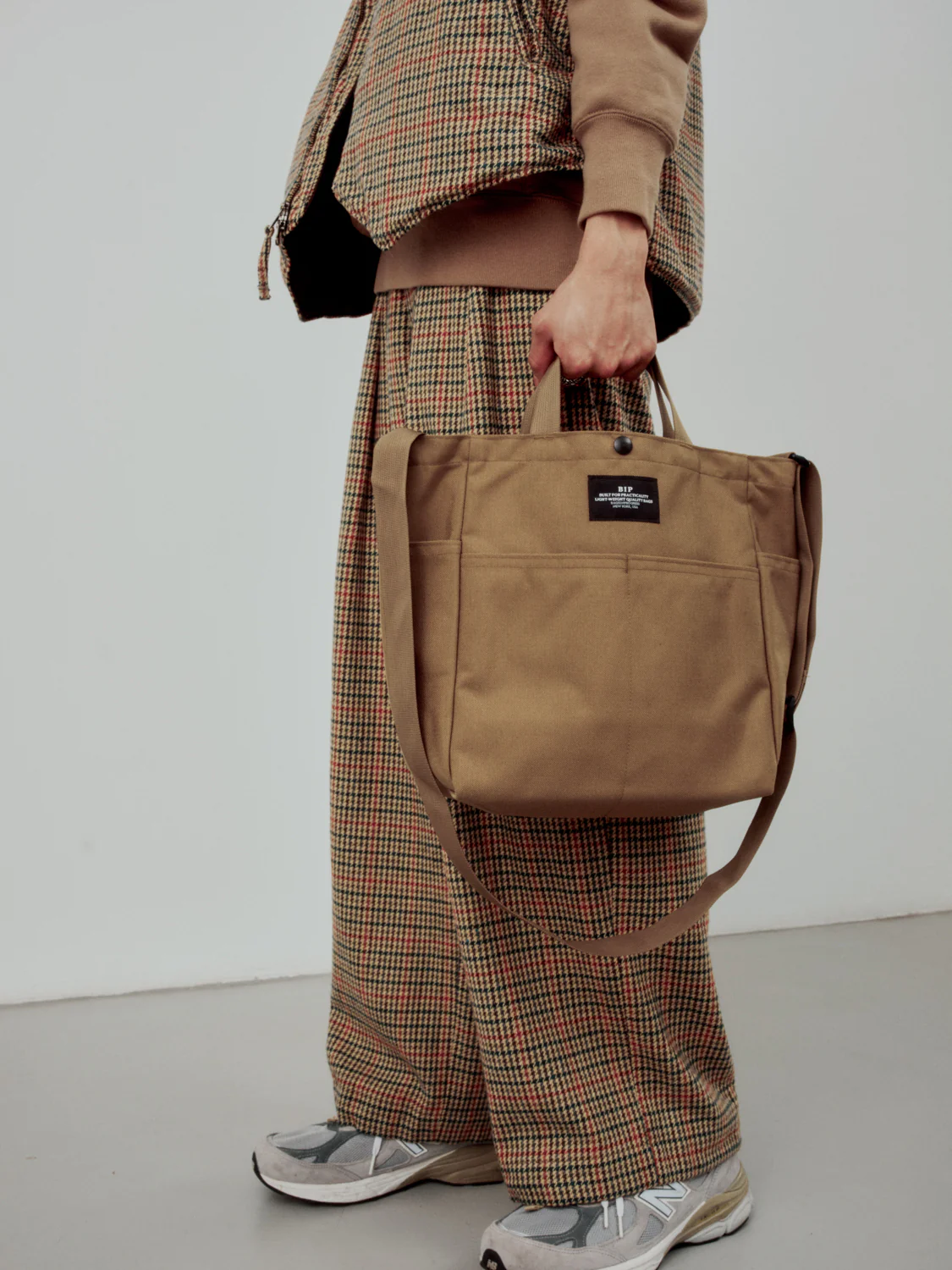 Multi-pocket Bag Medium - Khaki Nylon Canvas - Image 6