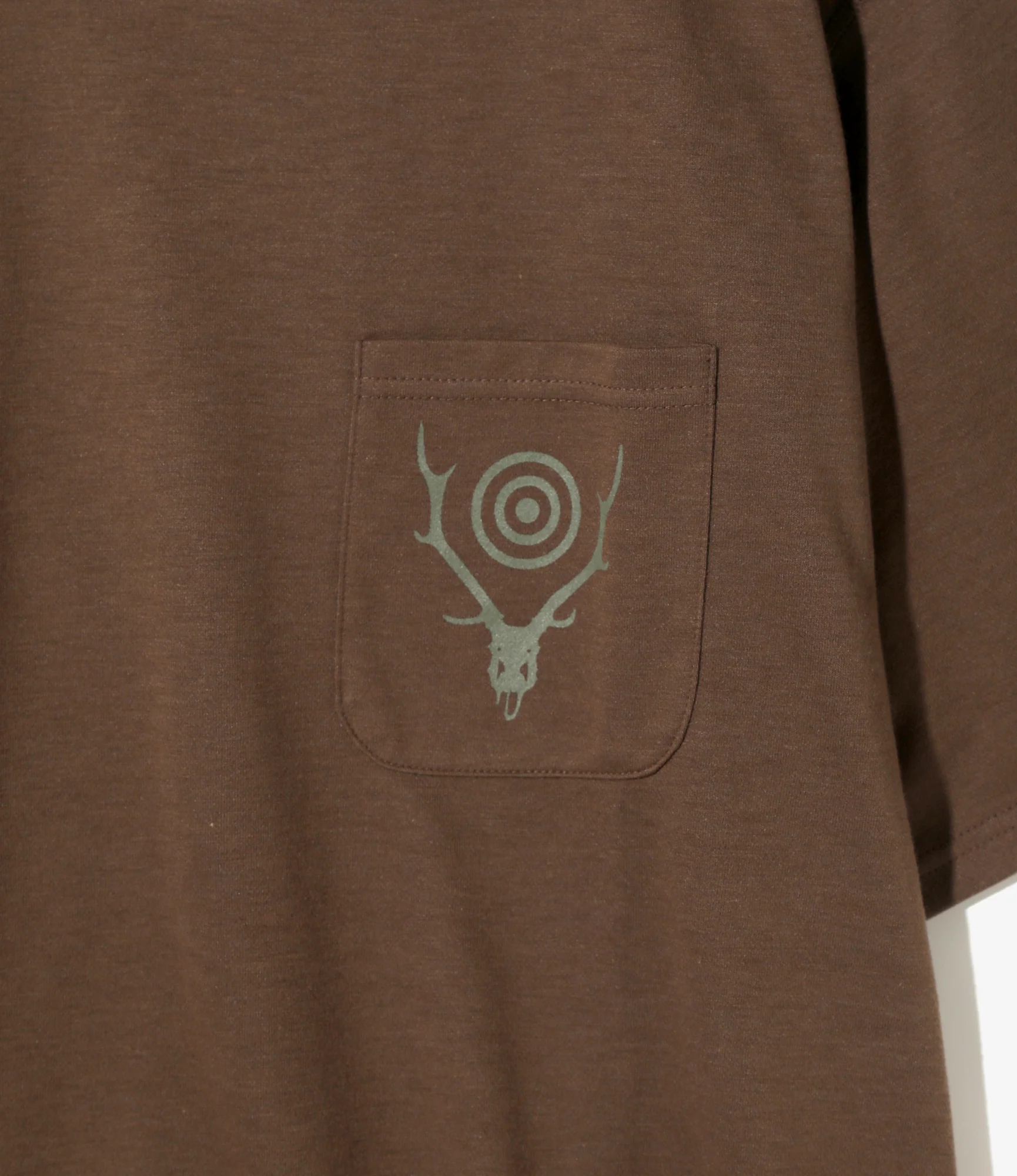 S/S Round Pocket Tee - Brown - Circle Horn - Image 2