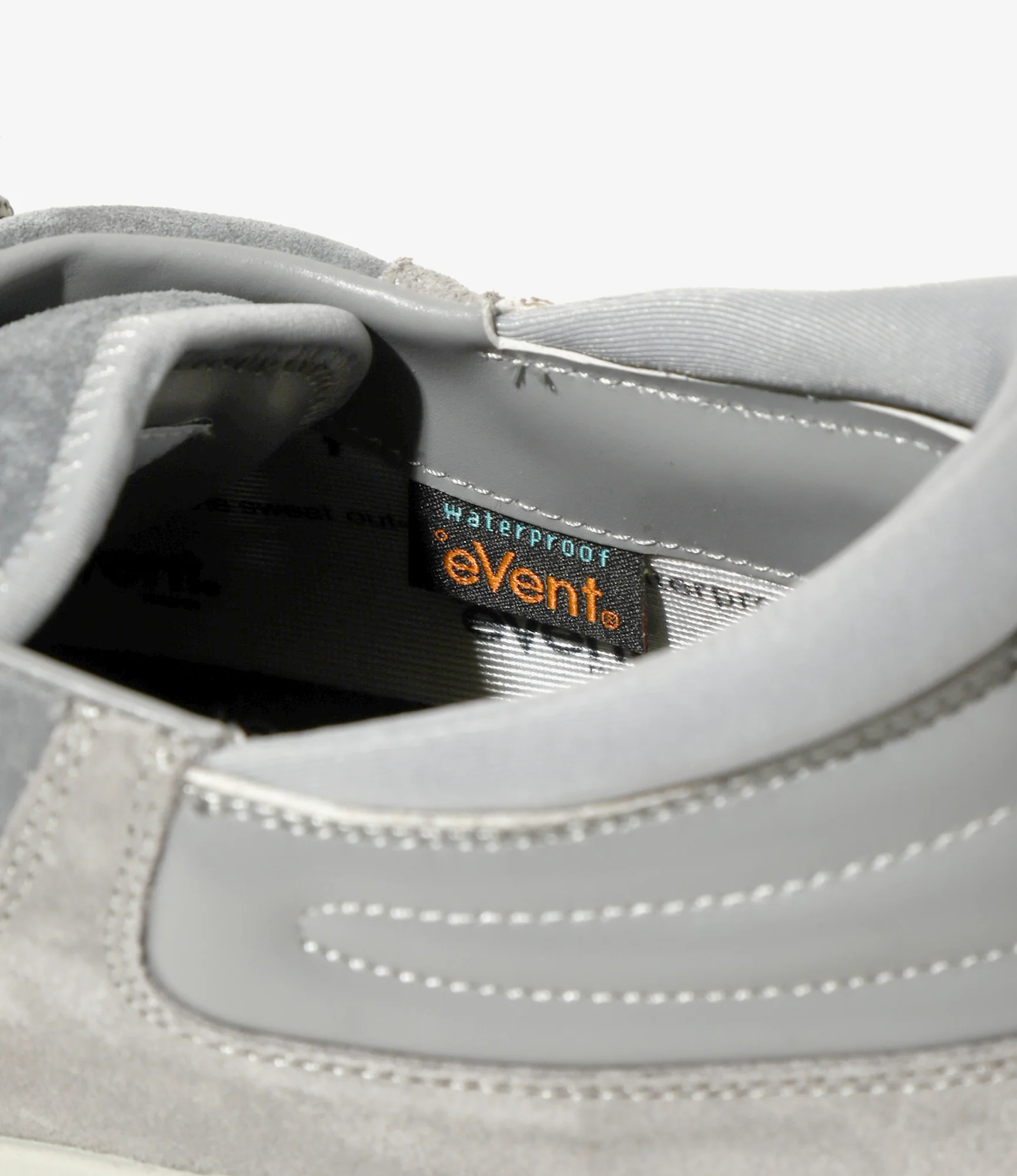 South2 West8 x SUICOKE BEETLE LO - Grey - Event - Image 8