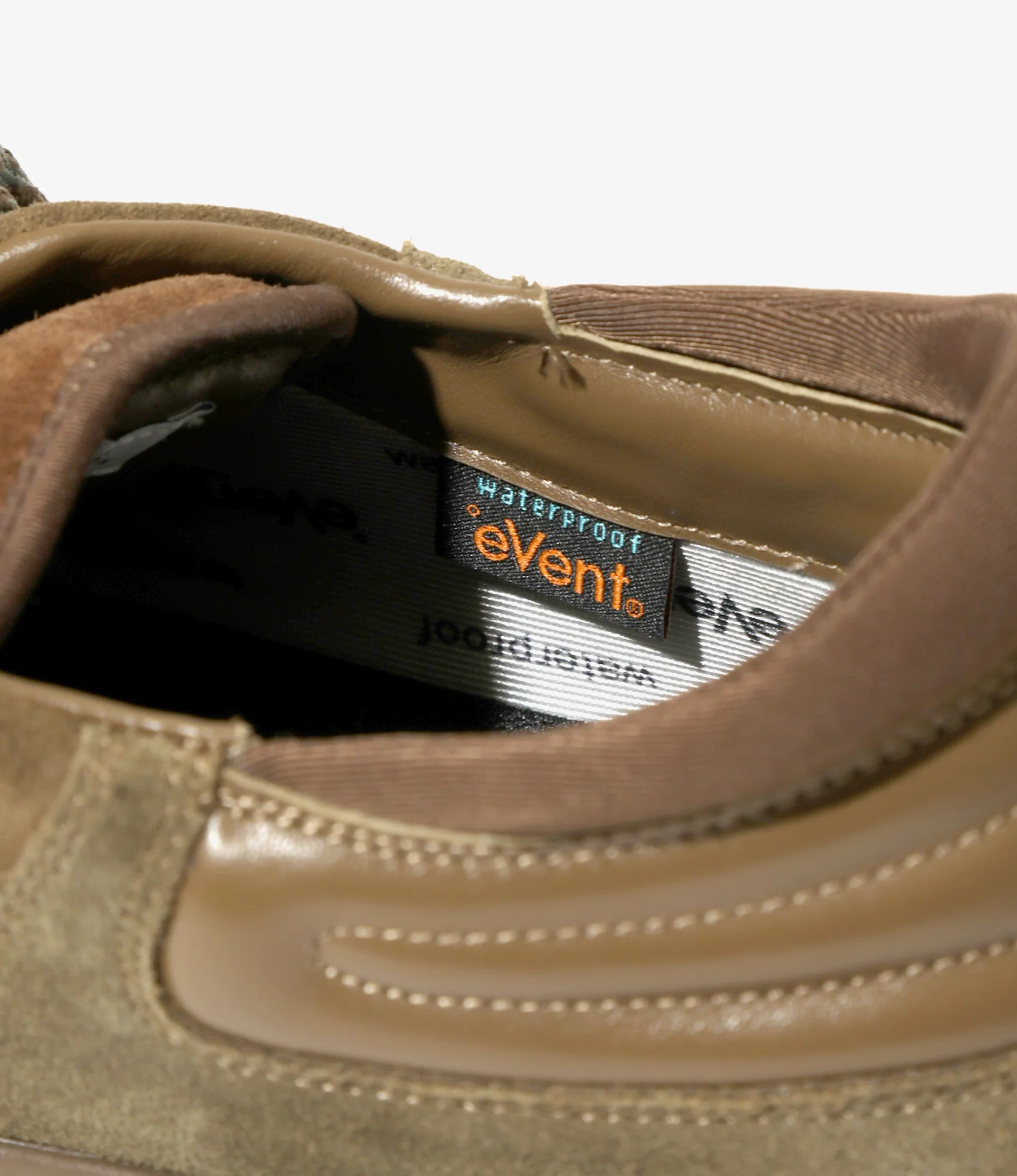 South2 West8 x SUICOKE BEETLE LO - Olive - Event - Image 8